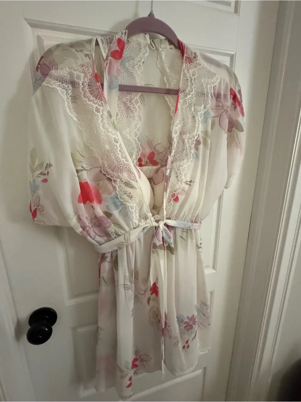 Floral Lace-Trim Cream Satin Robe with Pink Accents - Size XL